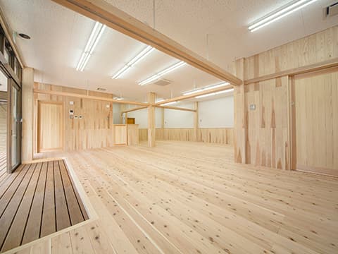天然無垢材園舎